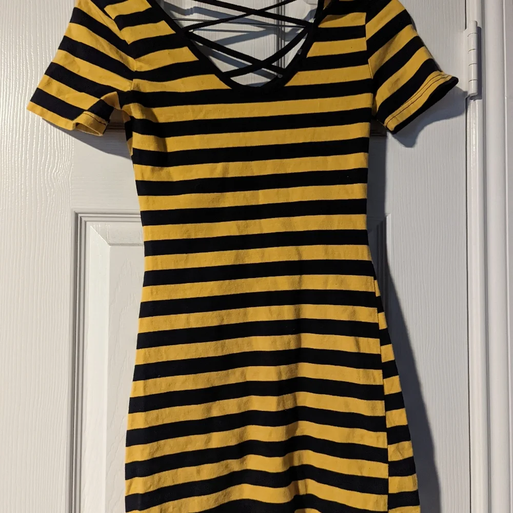 Dress - Picture 4 of 4